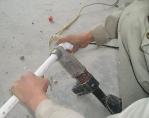 积石山漏水维修电话